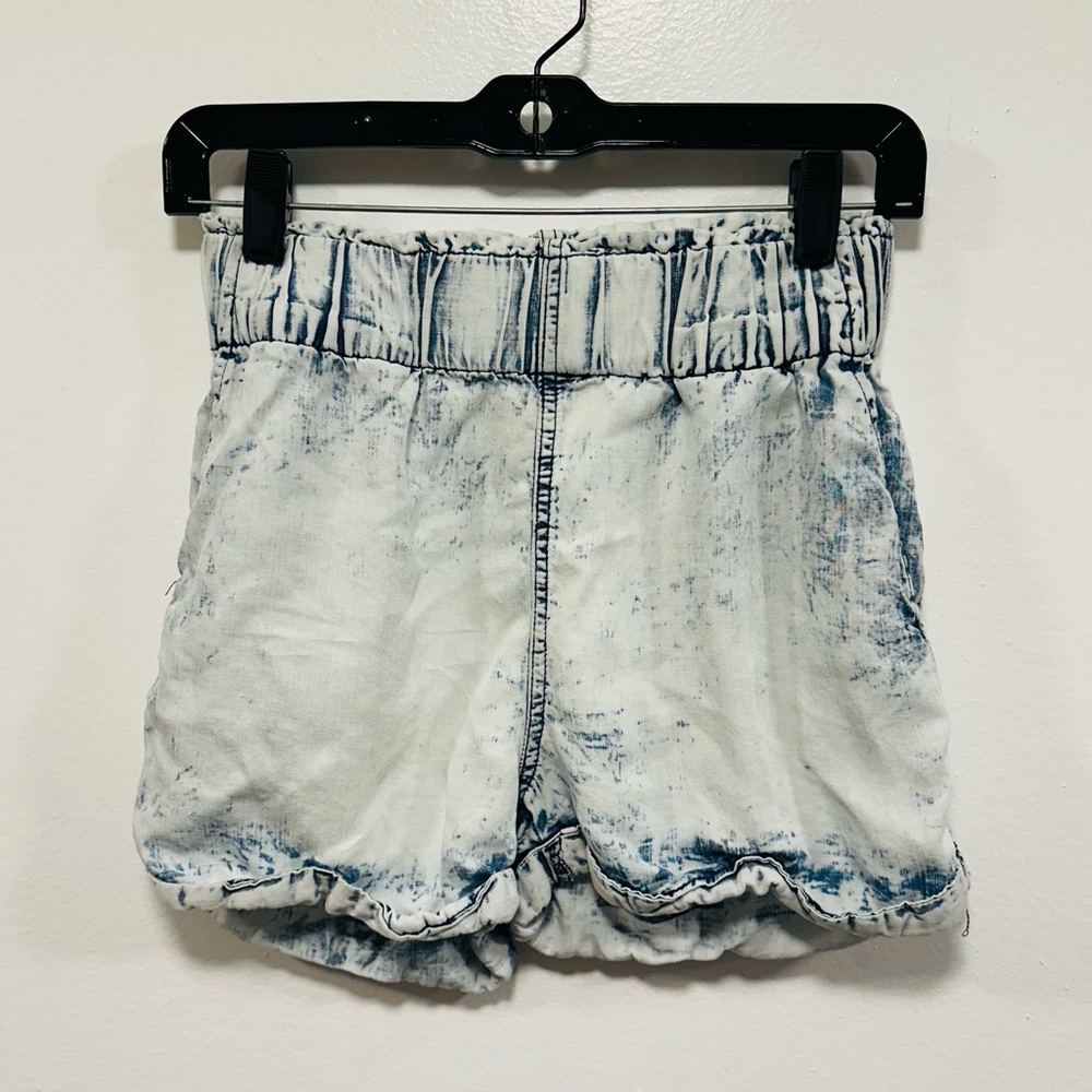 Altar'd State Blue Acid-Wash Elastic Waist Denim Shorts